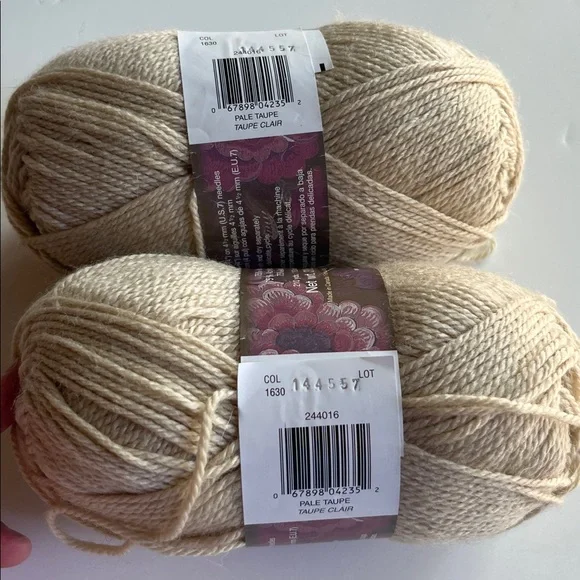 Patons Decor Yarn in Beige - Picture 3 of 5